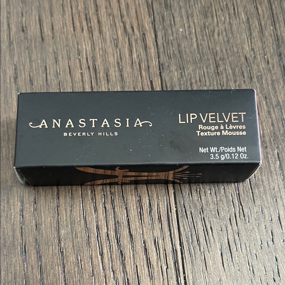 Anastasia Beverly Hills Lip Velvet - Softy NIB